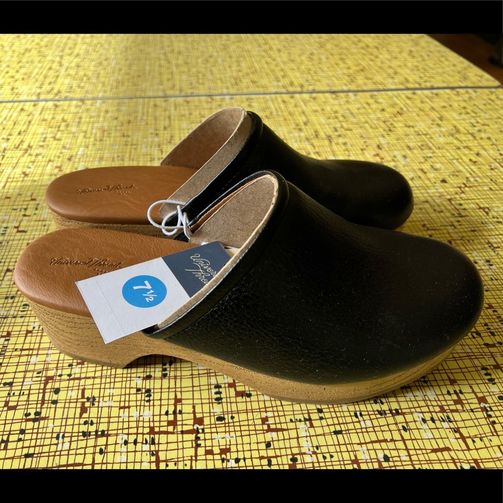 Universal threads 7.5 Magnolia heels *new with tags*
